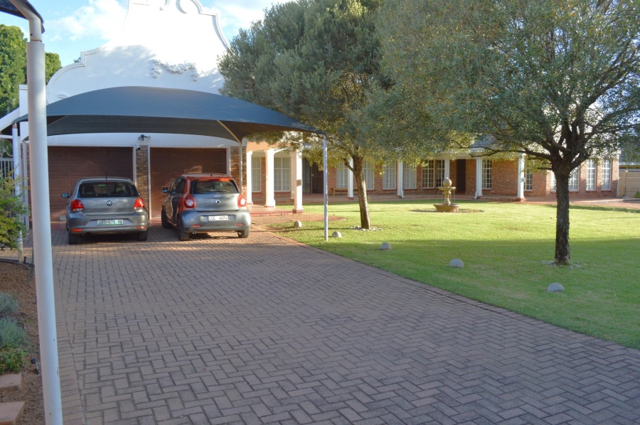 4 Bedroom Property for Sale in Flamwood North West